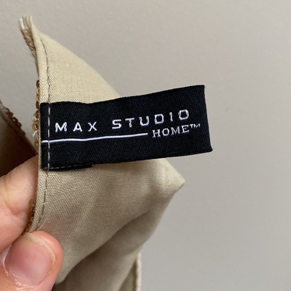 Max Studio • table runner 71”x14” - Picture 3 of 6